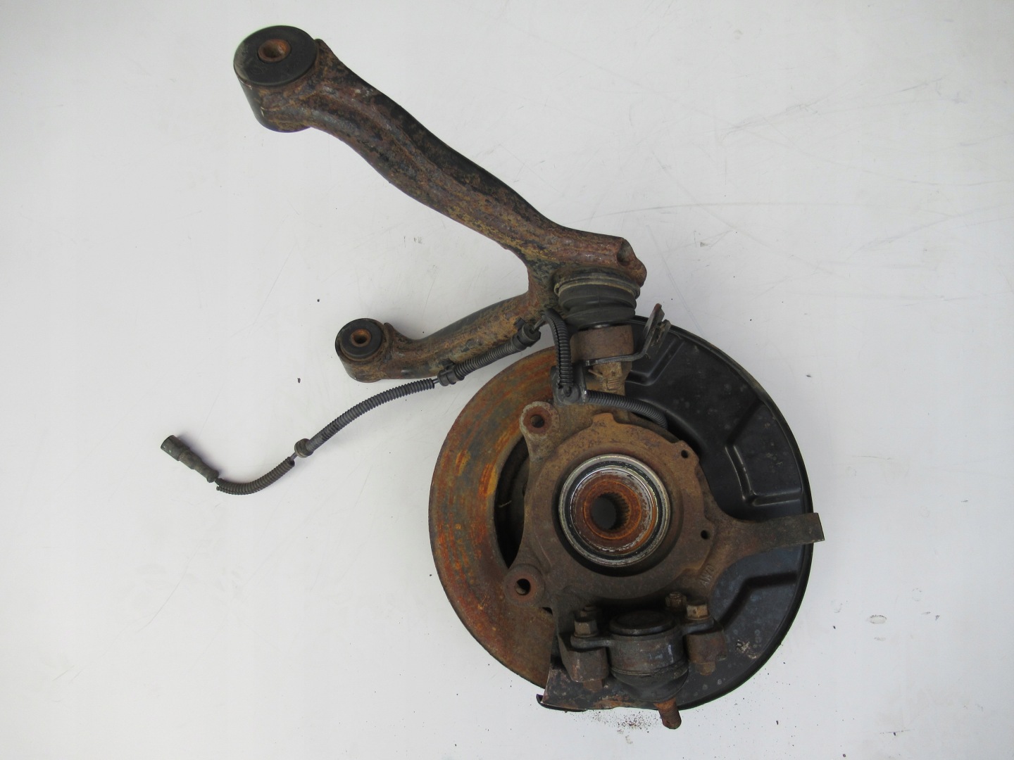 SsangYong Rexton and swing right front 8K16H01AB