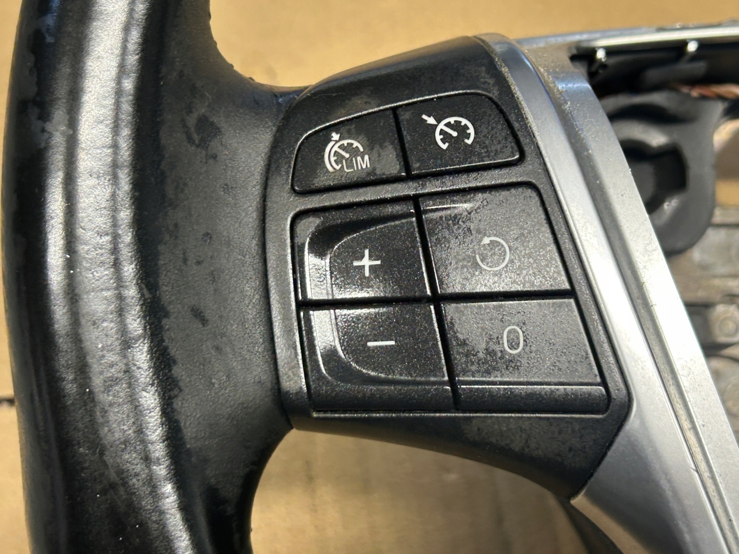 VOLVO V60 10-18 lenkrad MULTIFUNKCJA