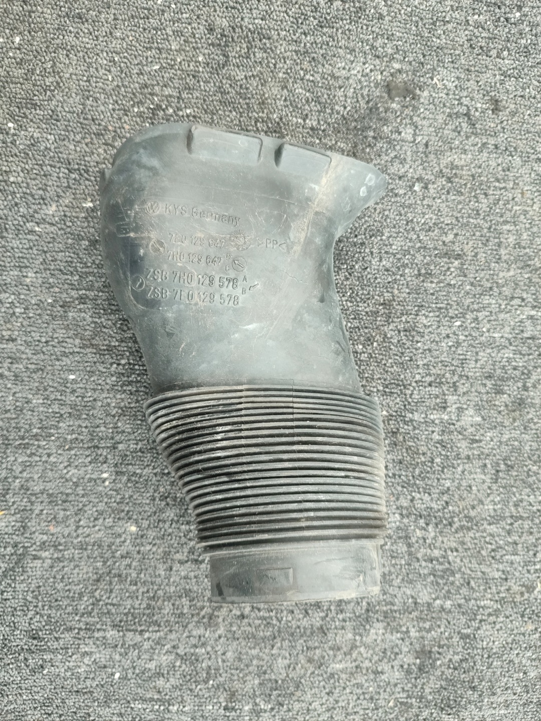 rohr dolot Schlauch luft VOLKSWAGEN T5 7H0129647B