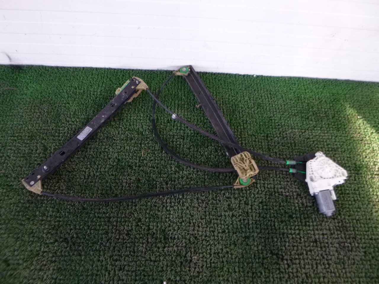 AUDI A1 8X window regulator left front 8K0959801C
