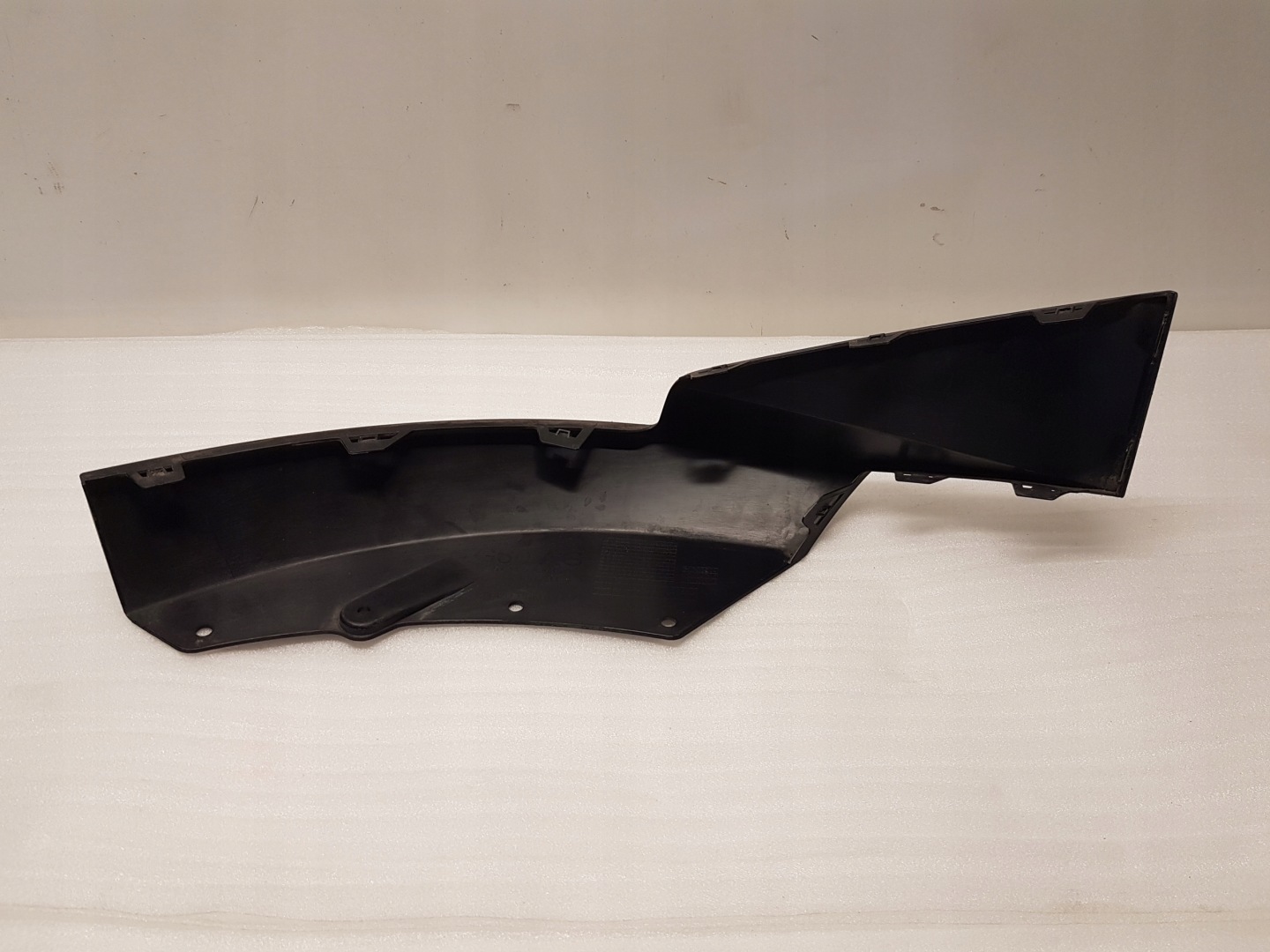 lišta nárazníku levý předek BMW 5 G60 G61 5A36023