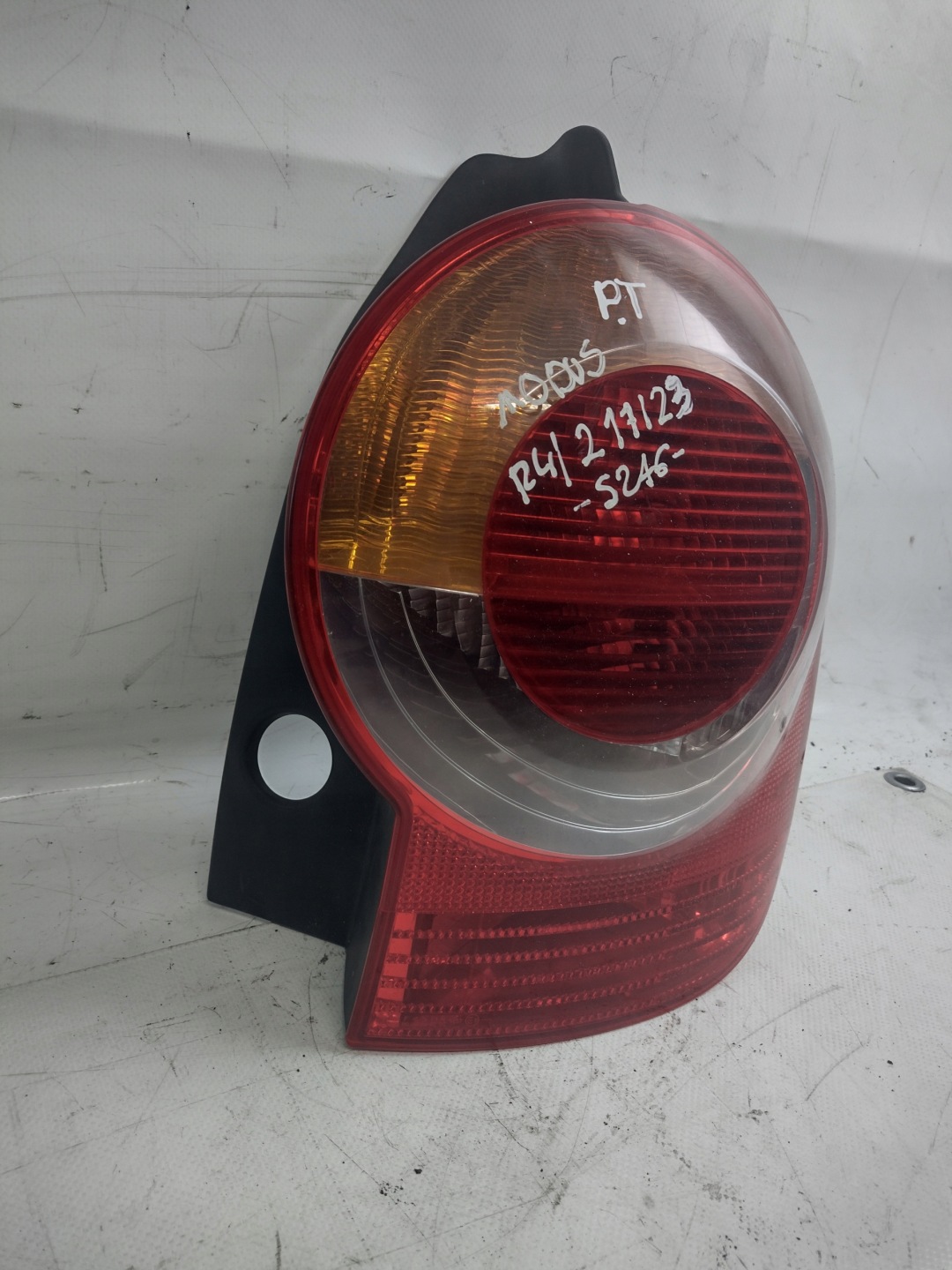 light right rear Renault Modus
