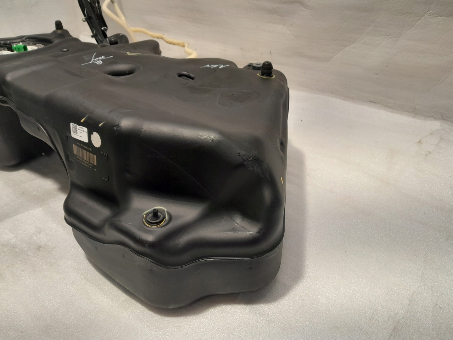 AUDI Q5 80A 2.0 TFSI tank 80A201021BJ