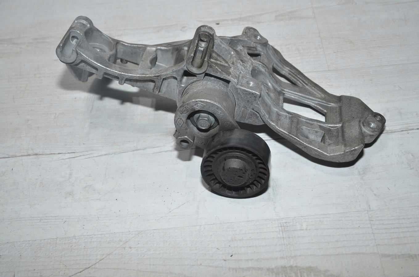 Stütze alternatora Spanner Dacia Duster II 18r