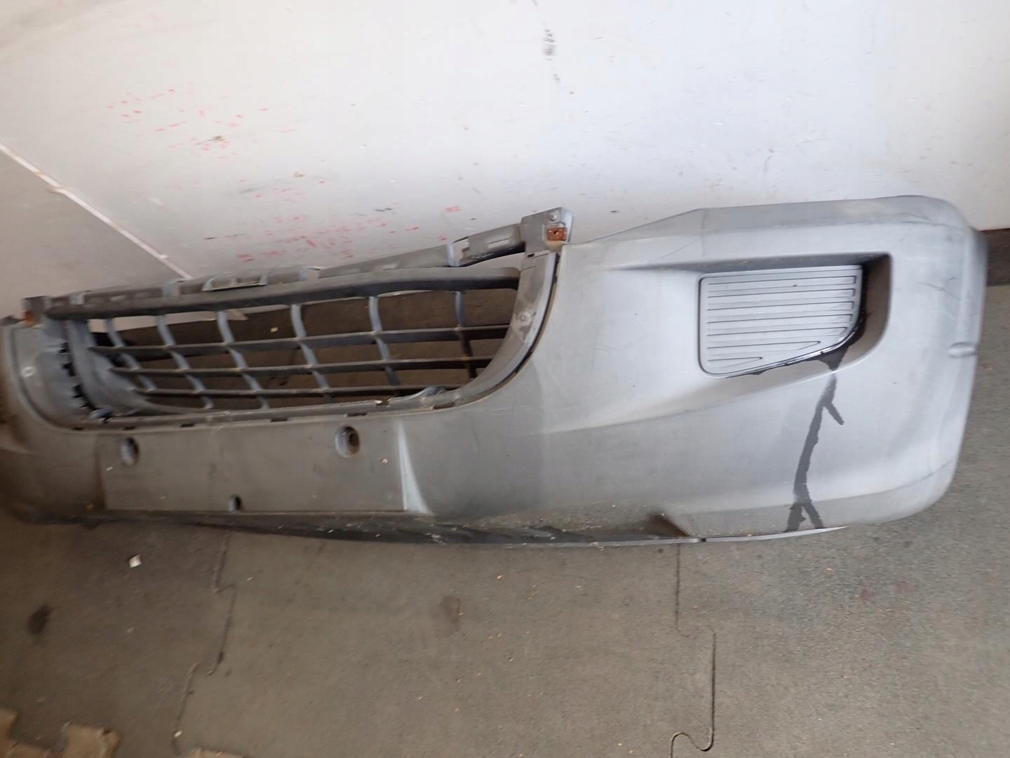 nárazník predok predný VW CRAFTER 2006-2017 2E0807103A