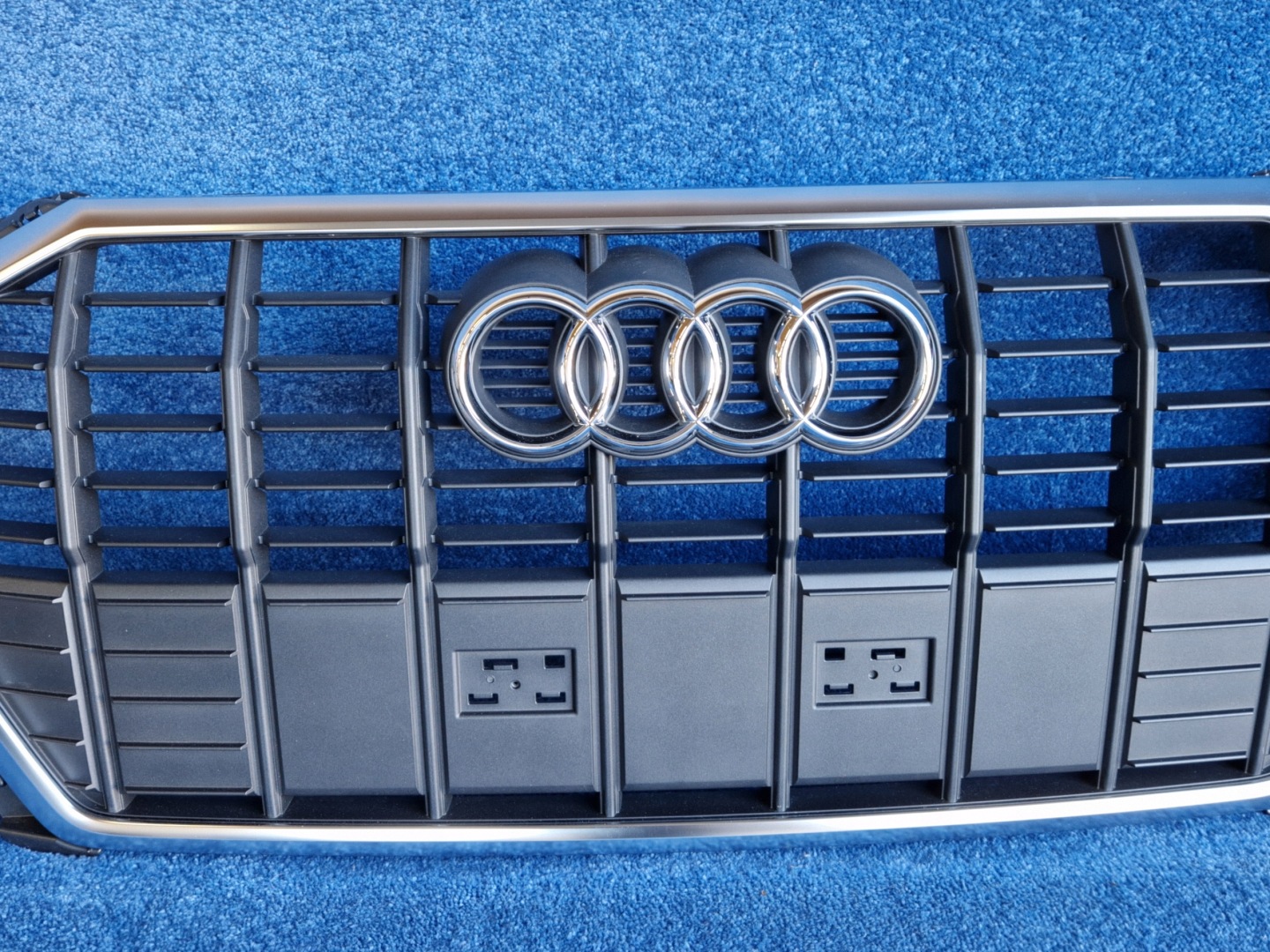 AUDI Q3 II GRIGLIA Originale CHROM 83A853651