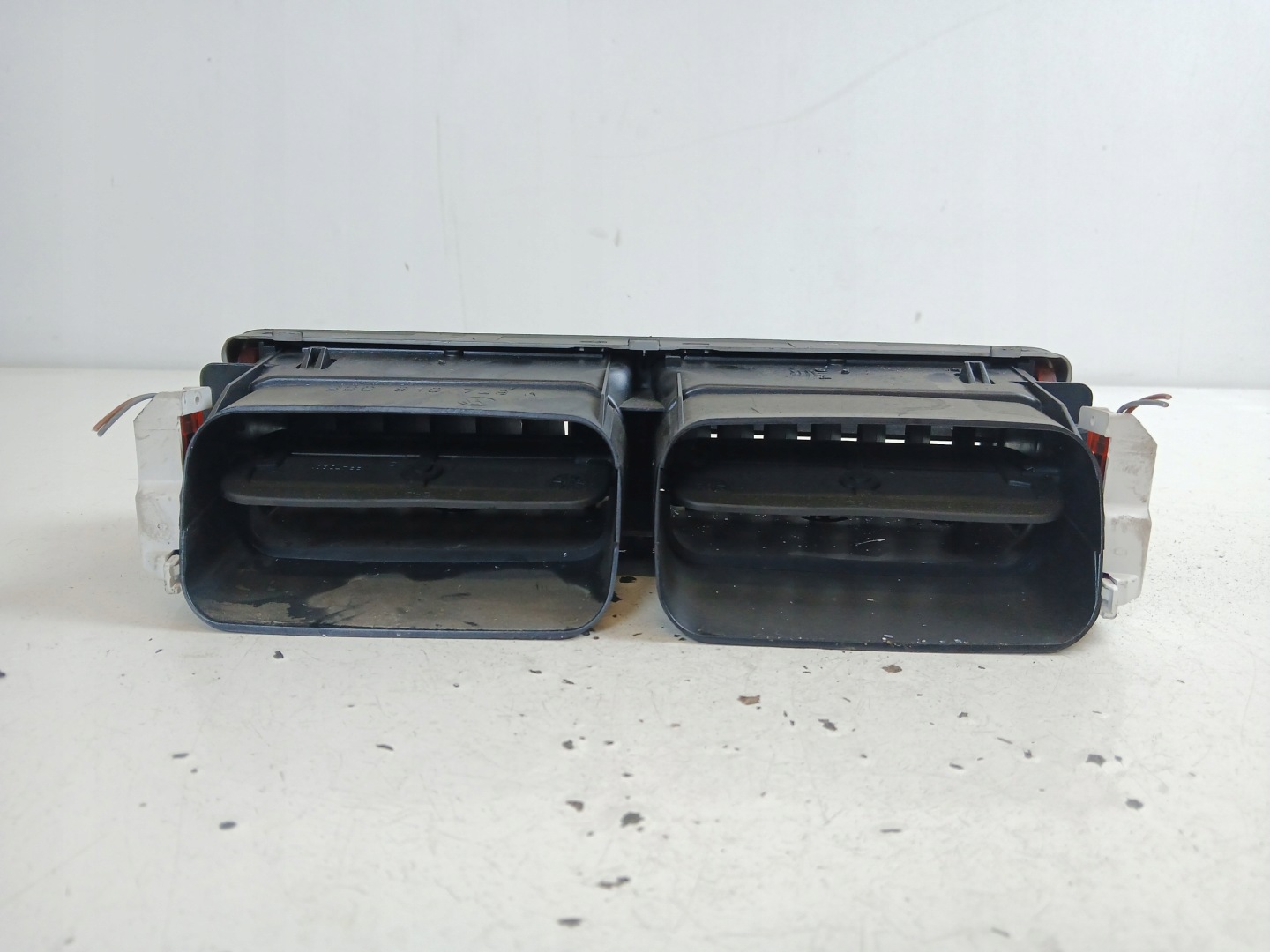 VW PASSAT B5 lüftungsgitter des lüfters mitte 3B0819728A