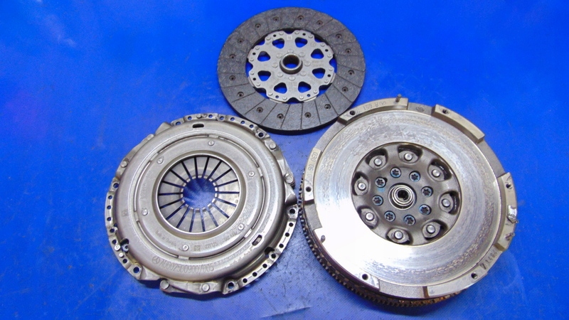 VOLANO USATO disco 8.5MM di pressione 2.2CDI MERCEDES SPRINTER A910 A907 18-25