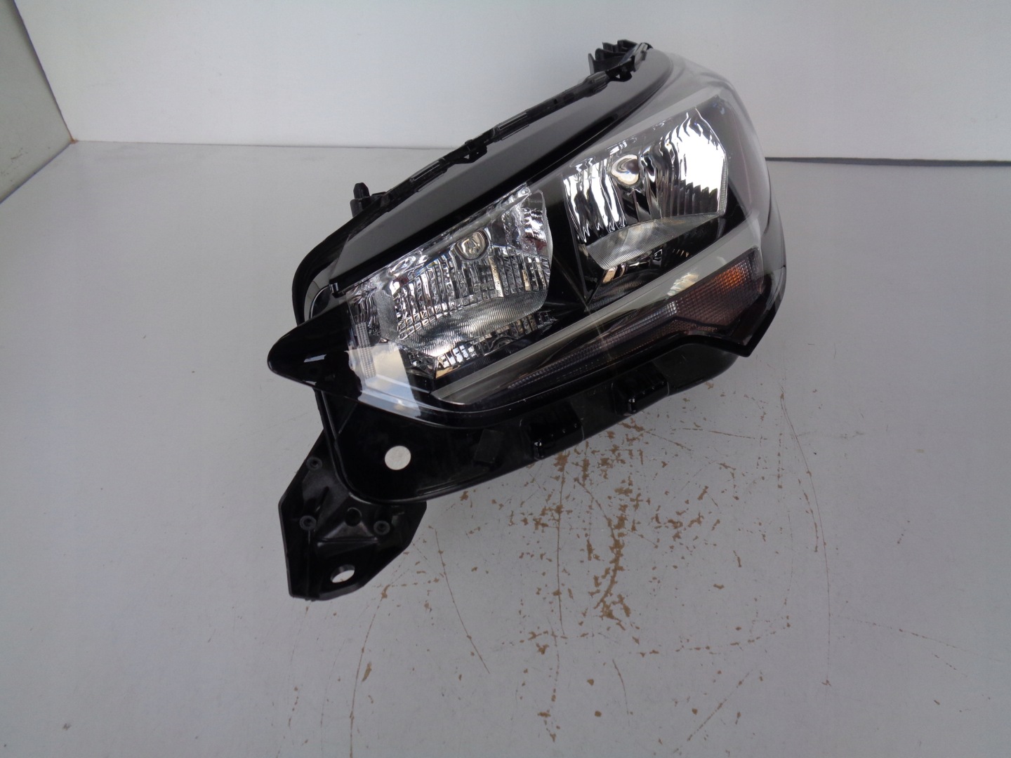 light left REFLEKTOR OPEL CORSA F 19