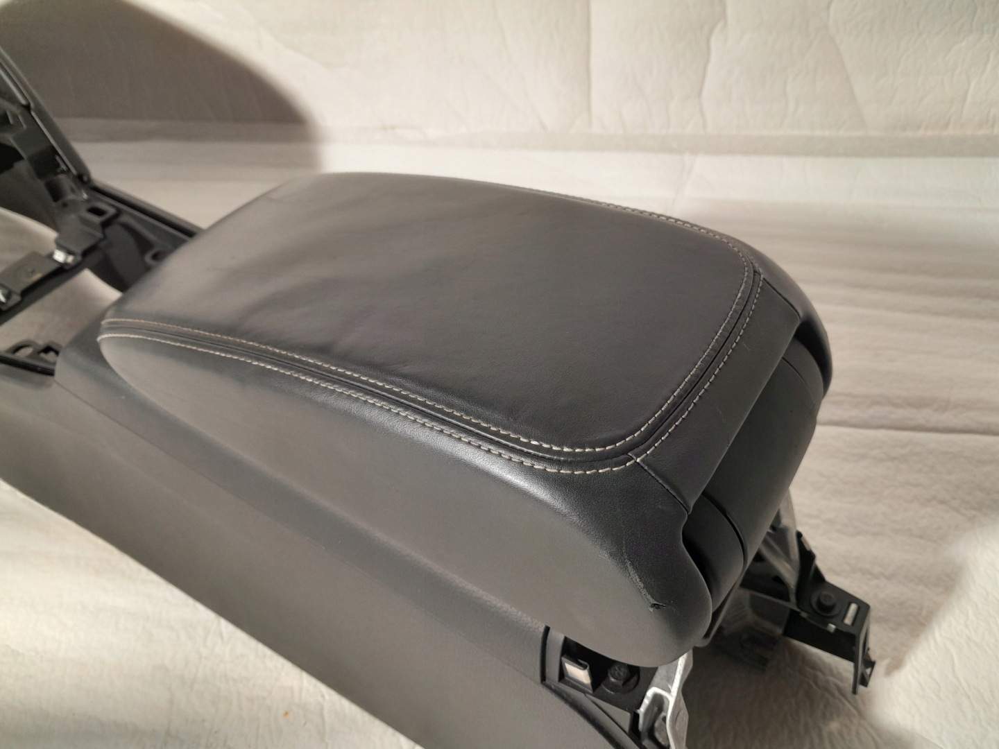 AUDI A3 S3 8V sedan TUNEL central armrest 8V1863241A
