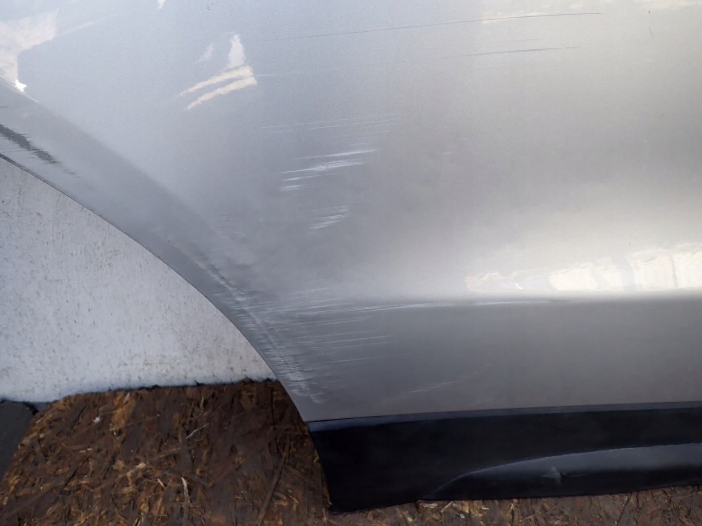 door right rear. right rear part CADILLAC XT4 2018-2025R