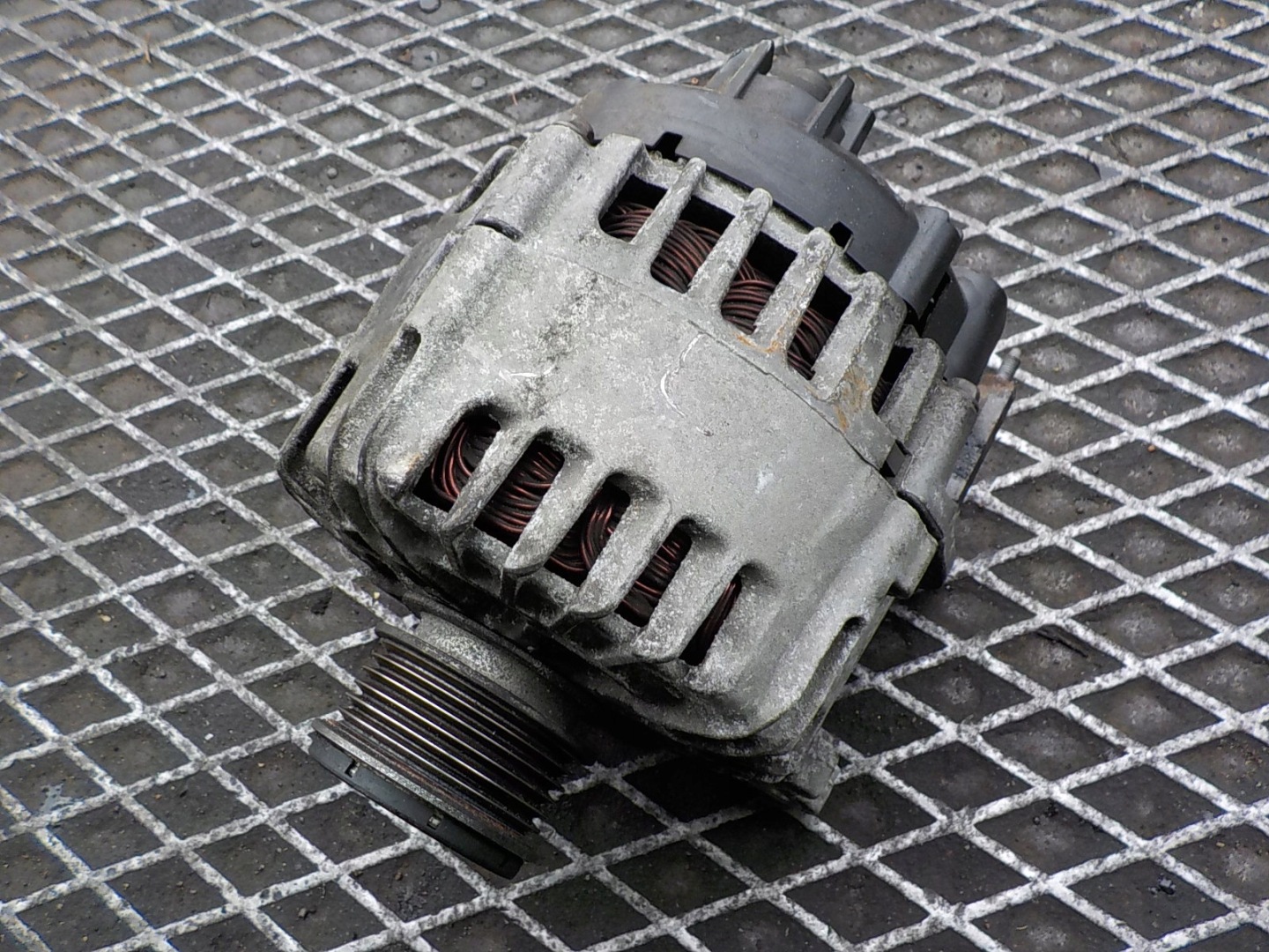 AUDI A4 B6 2.0 TDI ORG ALTERNATOR 03L903023A