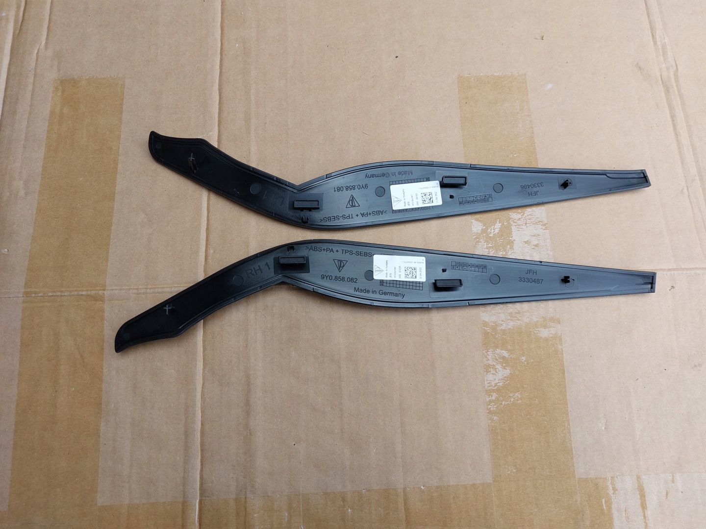 Przeslona net left right PORSCHE CAYENNE 9Y0858081 9Y0858082