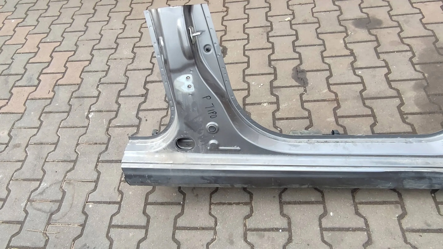 Fiat Tipo 2019 threshold right