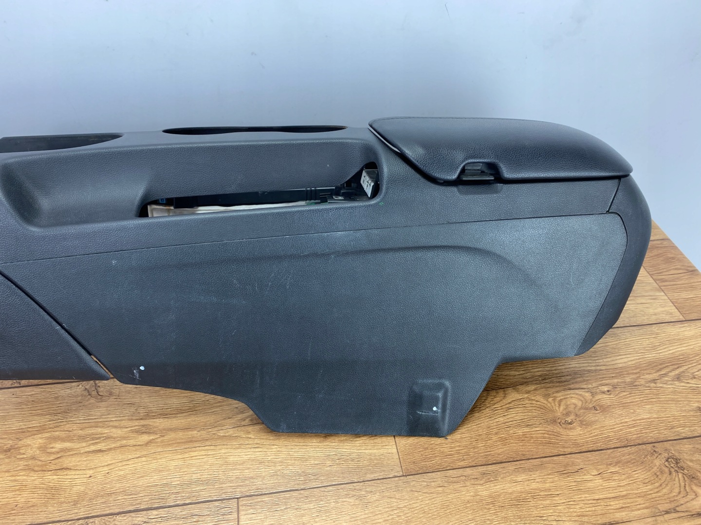 Tunel mitte Ford Mustang VI 2015+ USA