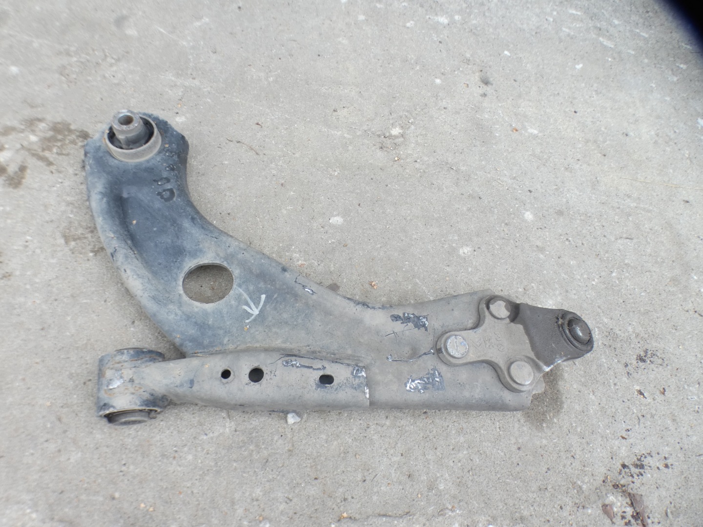 PEUGEOT 3008 II right front arm