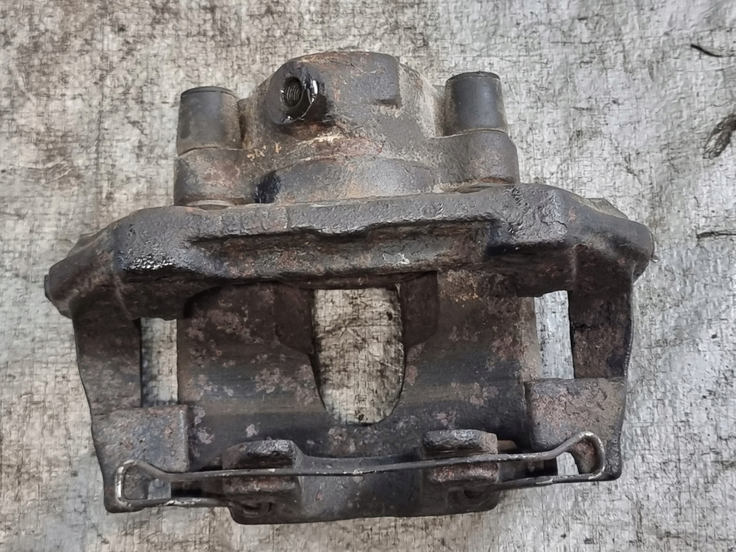 caliper brake left front MERCEDES E KLASA W210