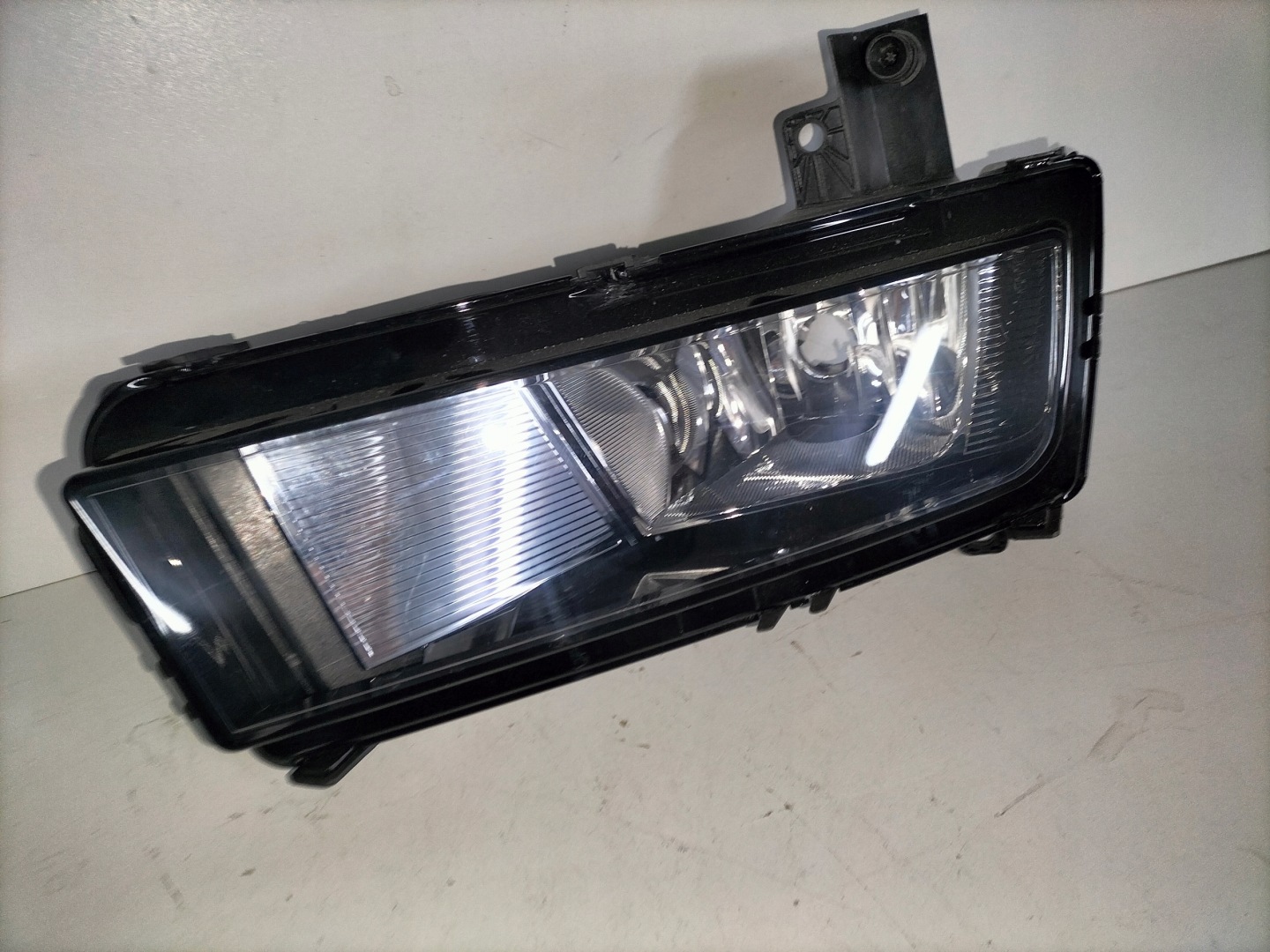 fog light light right VW TOURAN III 15
