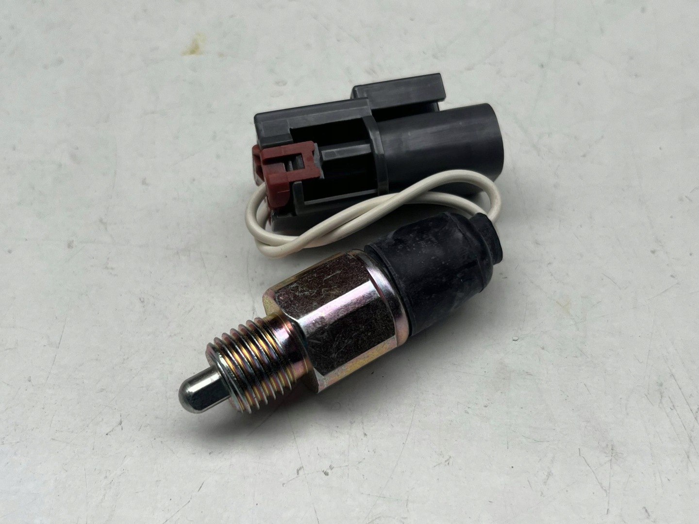 switch , light reversing NISSAN PATROL 32005-21U10 !J