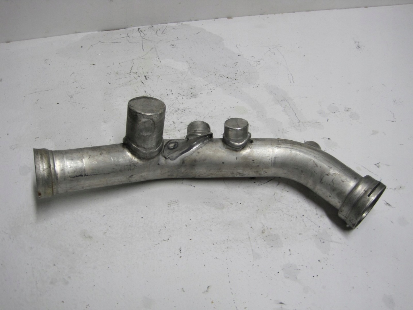 pipe MERCEDES A2045840047