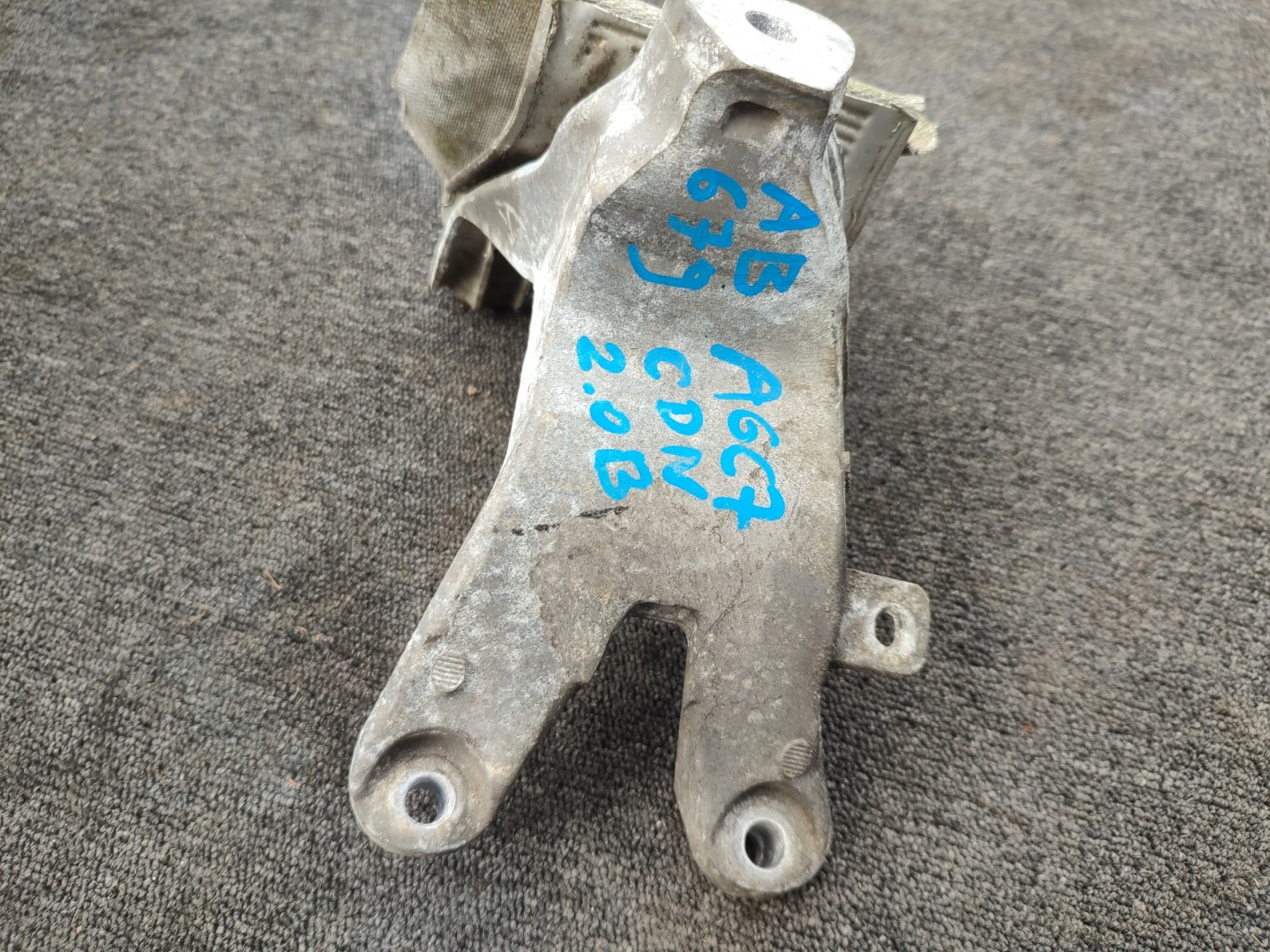 engine mount Audi A6 C7 CDN 2.0 TFSI