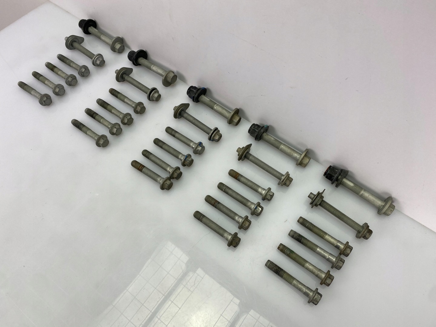 Schrauben Achsträgers hinten heck Ford Kuga MK3 20+