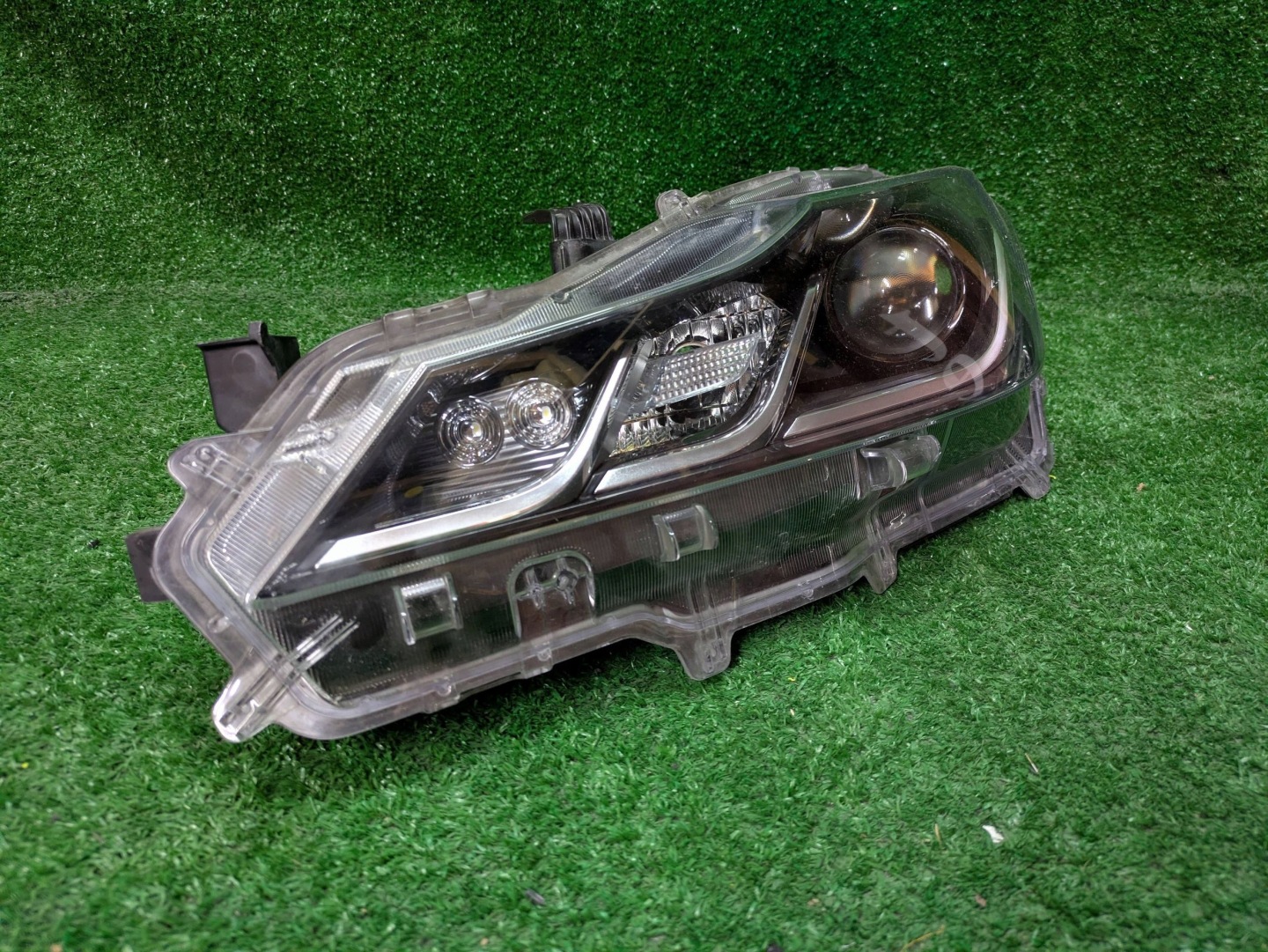 REFLEKTOR left front TOYOTA COROLLA E21 sedan lens NR.1073