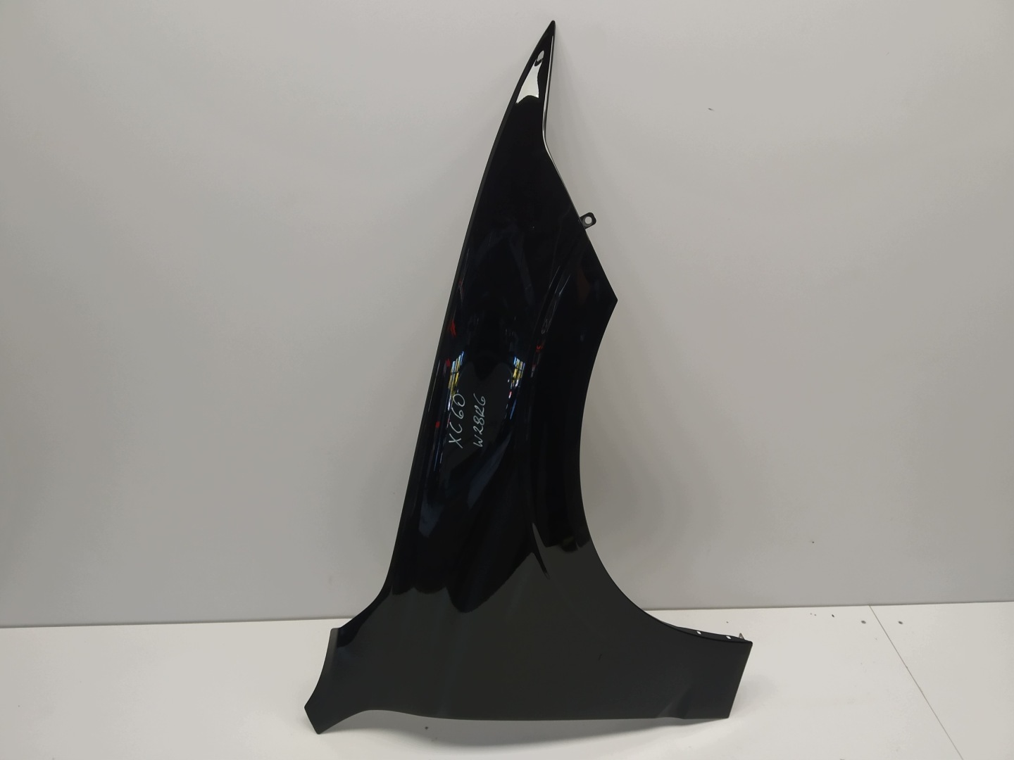 2017r + Volvo Xc60 II fender front right front original black