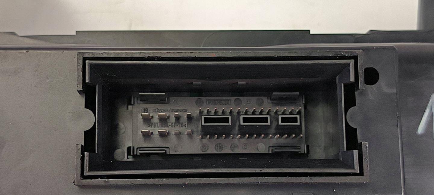 dials clock 3C0920870G VOLKSWAGEN PASSAT B6
