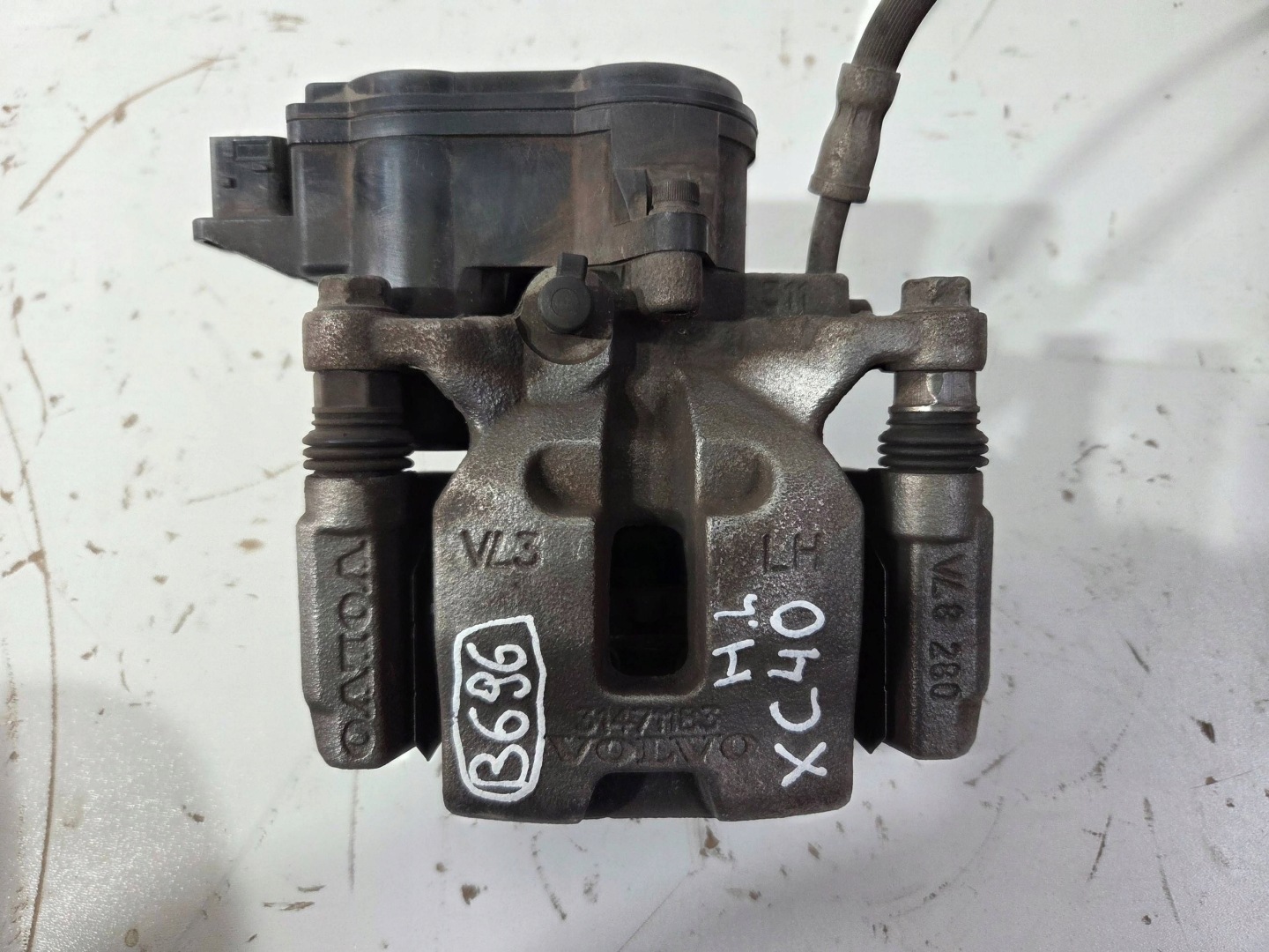 Volvo XC40 caliper brake rear left 31471183 (B696)