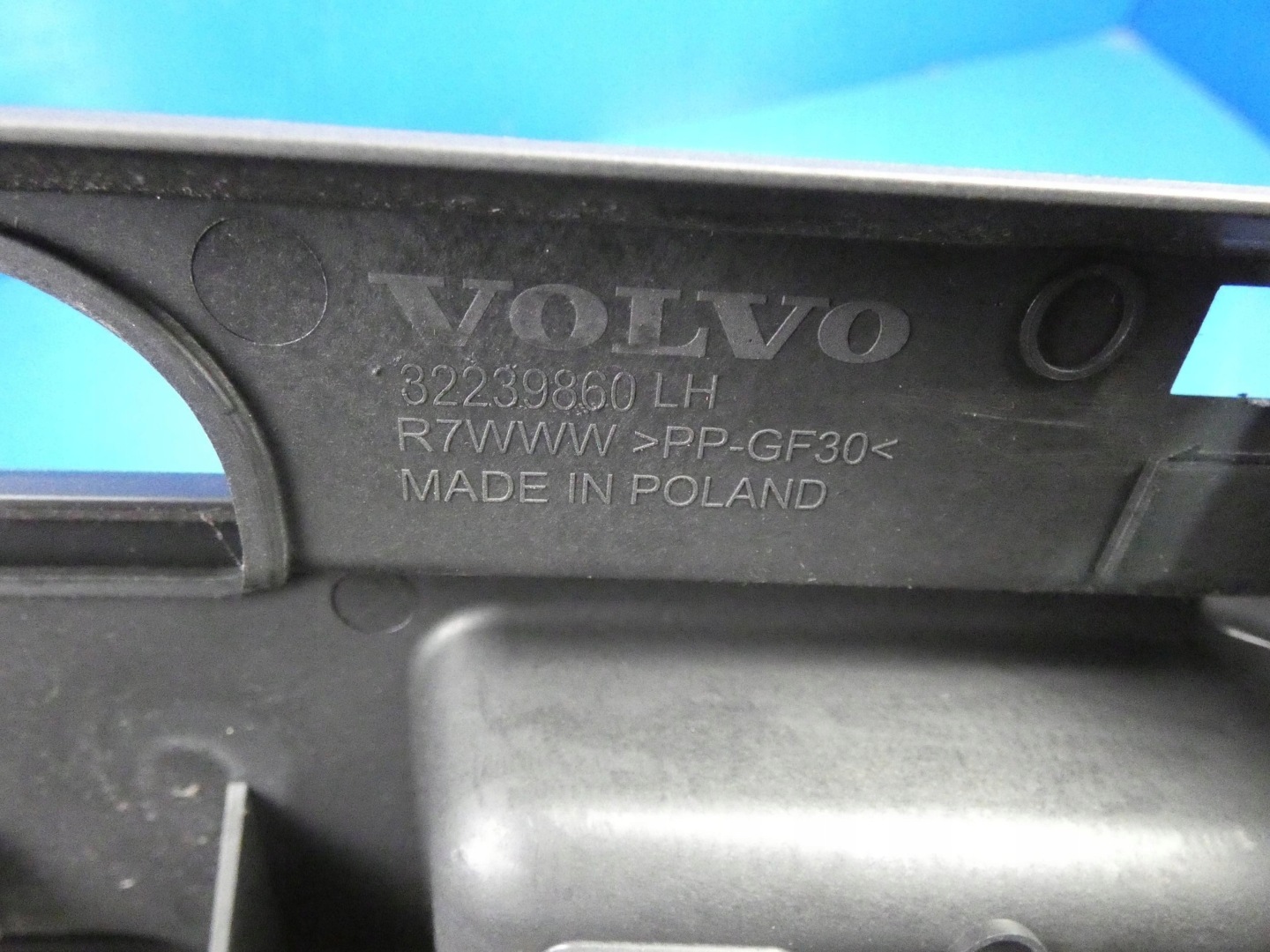 VOLVO V60 II 18- side cover boot left rear part