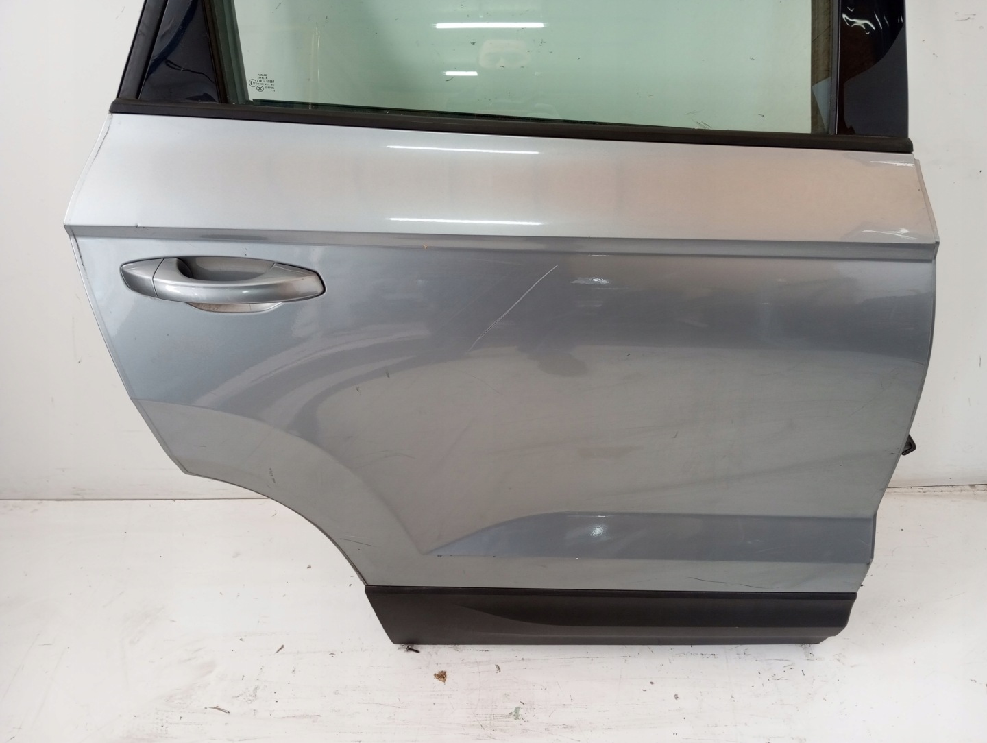 door right rear. SKODA KAROQ 19R