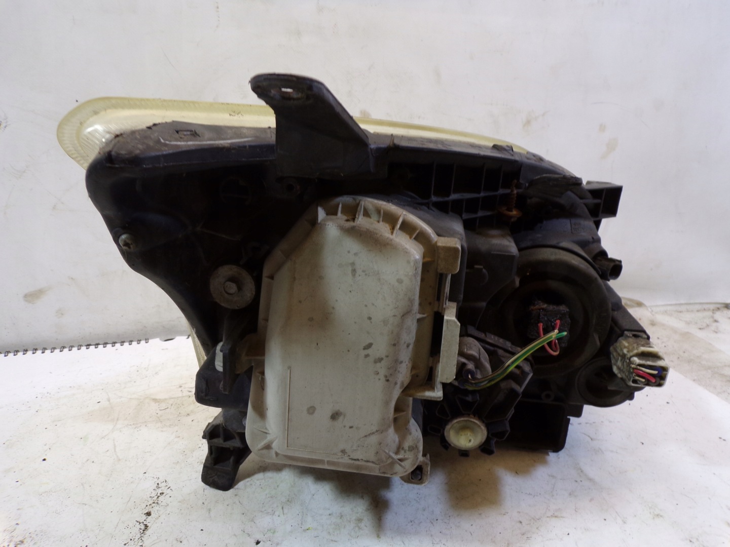 light front front left TOYOTA AVEMSIS T25