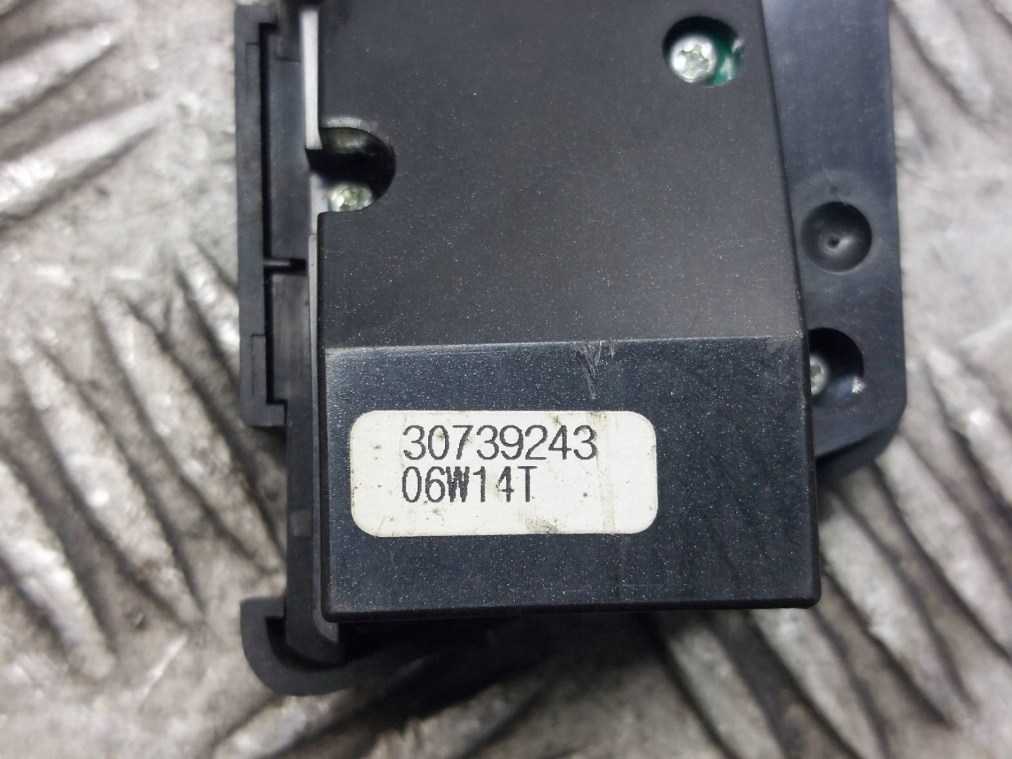 control panel RADIA W pillar C L+P VOLVO XC90 and 30746096 30739243