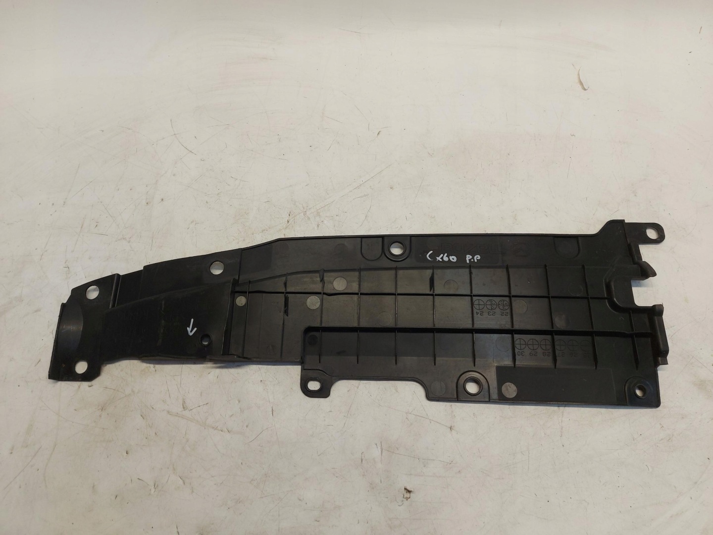 Mazda CX60 2023r plastyk cover for support panel for radiators right upper