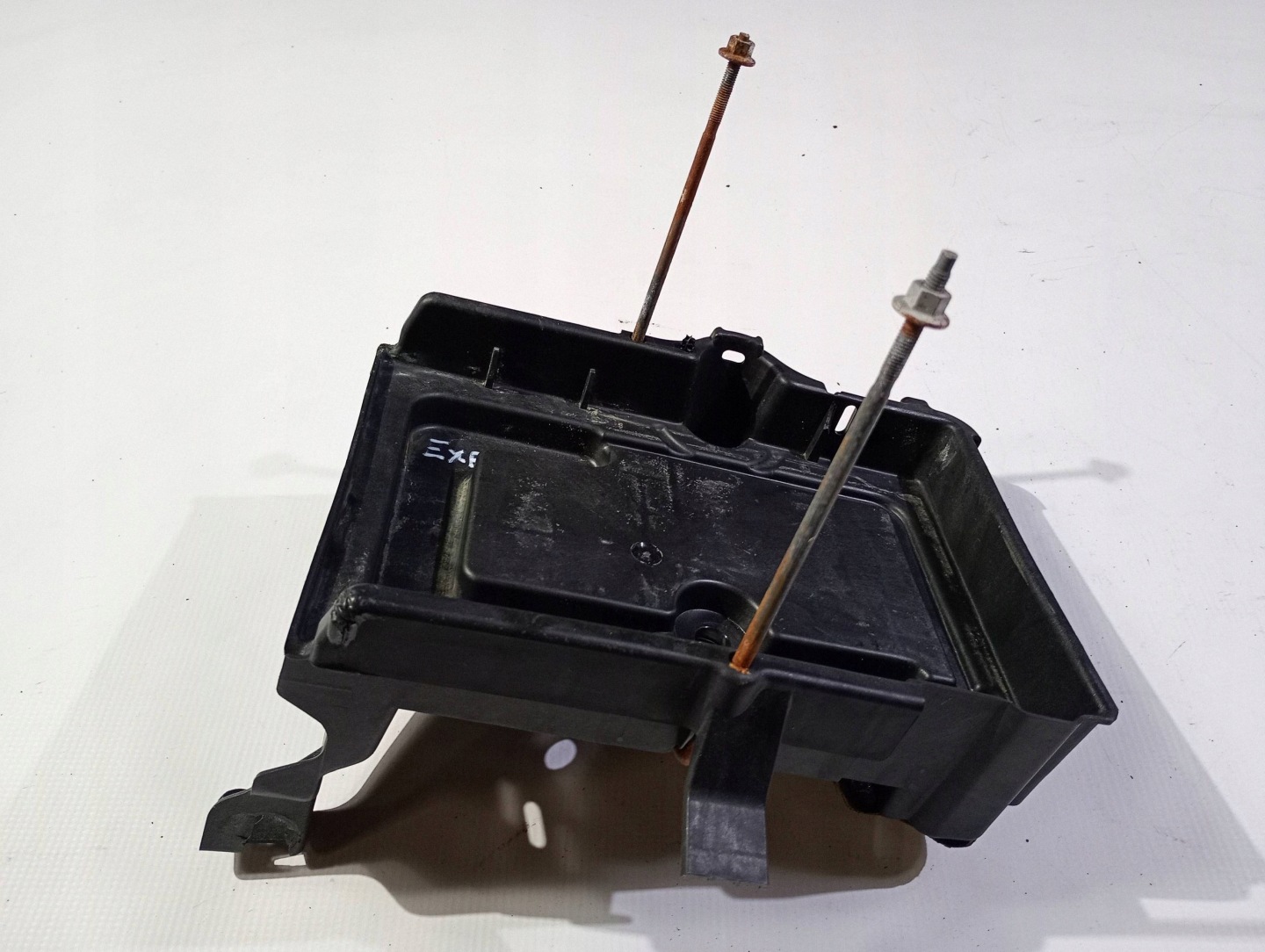 Grundlage Halter Gehäuse akumulatora Ford Explorer V 2011