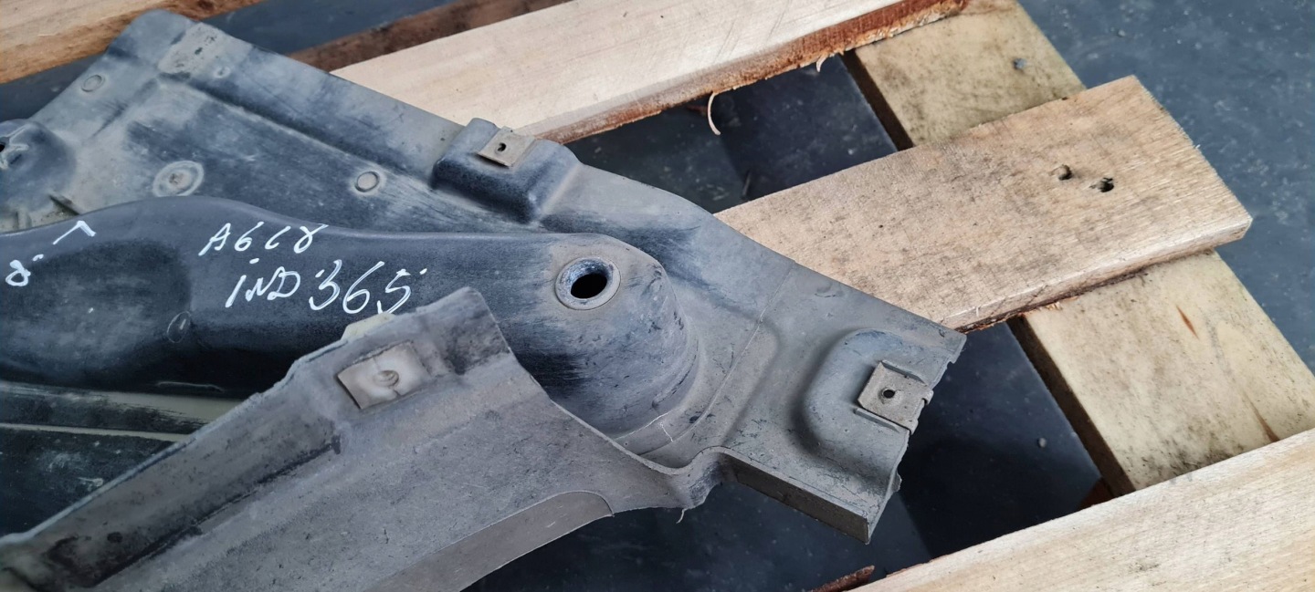 A6 C8 4K mudguard left left front front lower 4K0853887E
