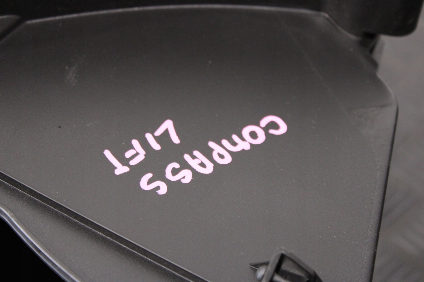 passenger compartment consoles JEEP COMPASS II 2 LIFT