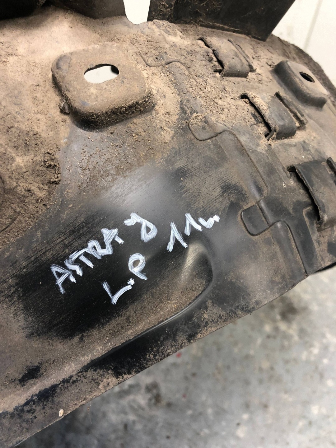 mudguard left front OPEL ASTRA J 13271310