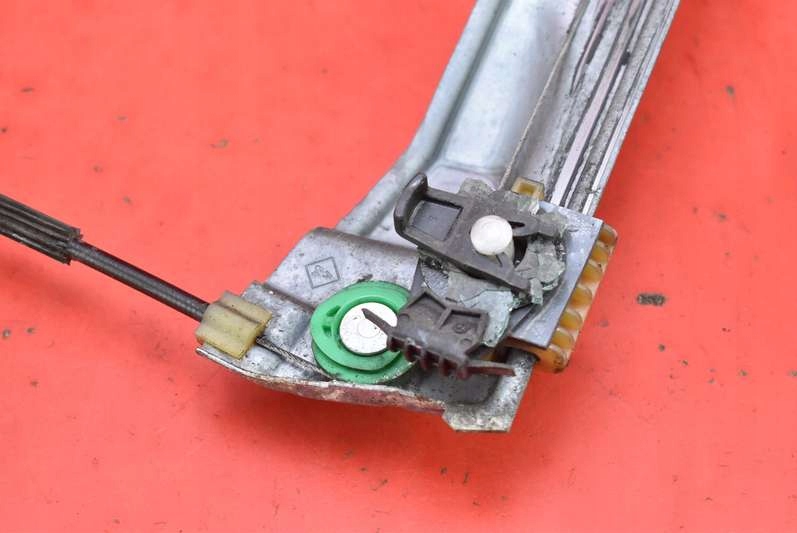 window regulator left front EU 974825102 RENAULT LAGUNA 3 III 07-11