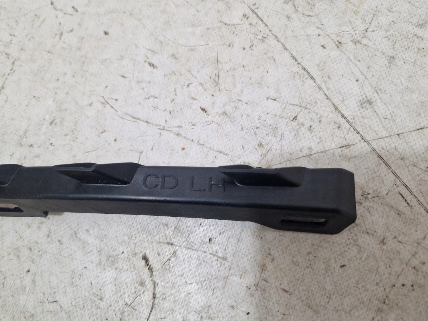 KIA CEED III 2017- bumper bracket below LAMPE right 86554-J7000 left 86553-J7