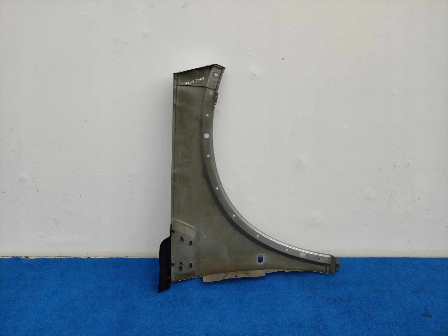 DODGE NITRO 06-12 ROK left fender front + moulding 19V351LH C400A