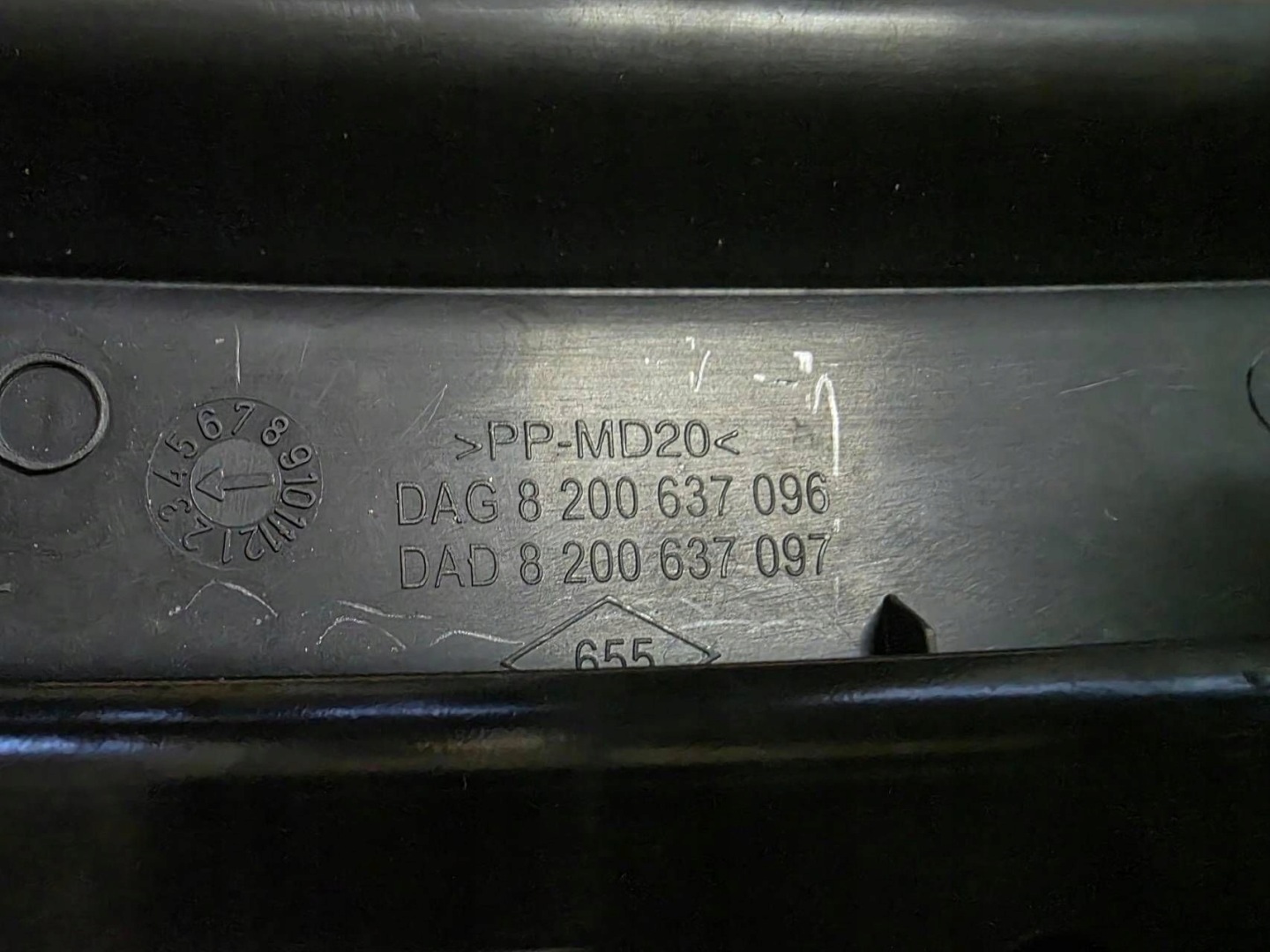 torpedo grid front RENAULT WIND OE 8200637096