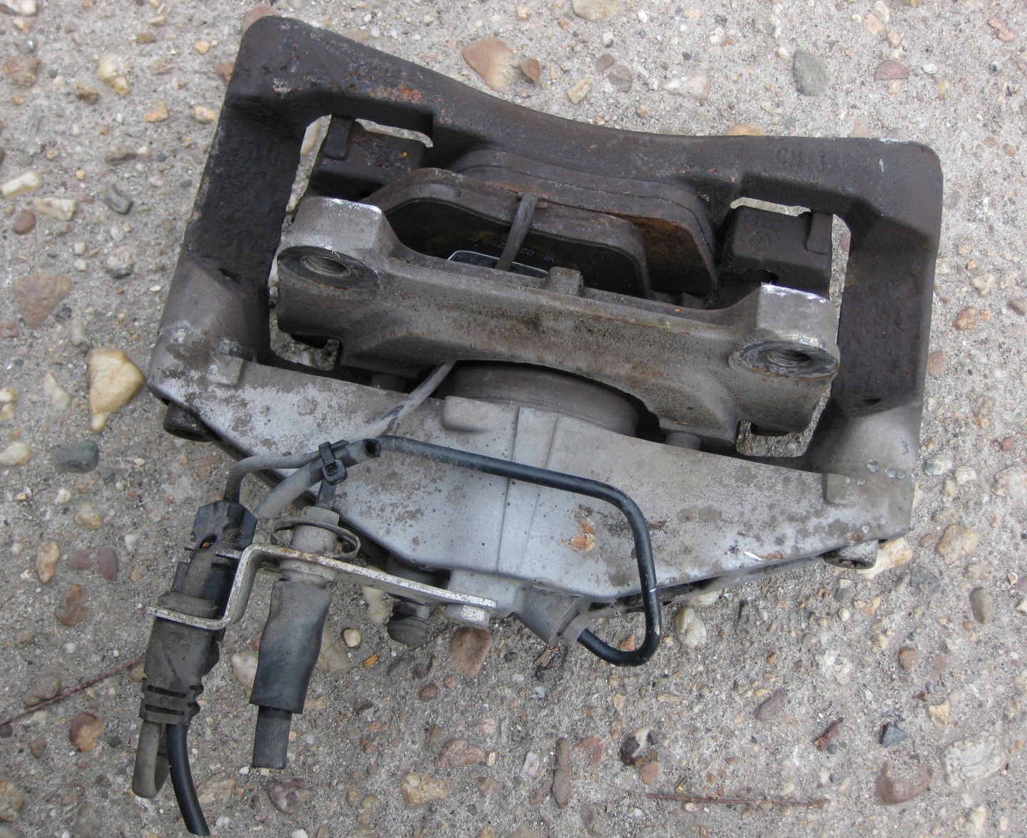 AUDI A6 C6 LIFT KOMBI 2.7 TDI caliper brake left front