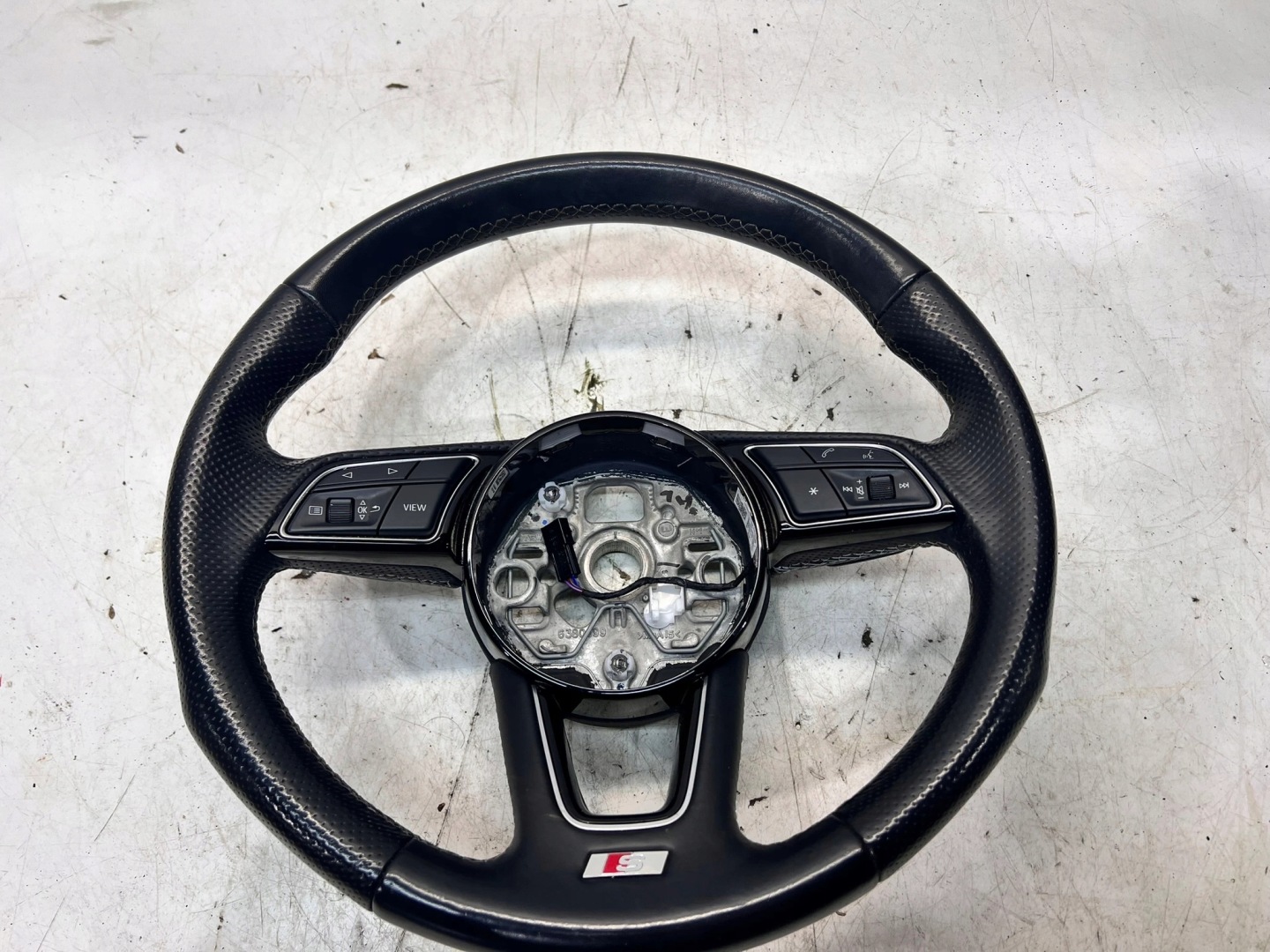 lenkrad S LINE Leder MULTIFUNKCJA AUDI A3 8Y 82A419091AD