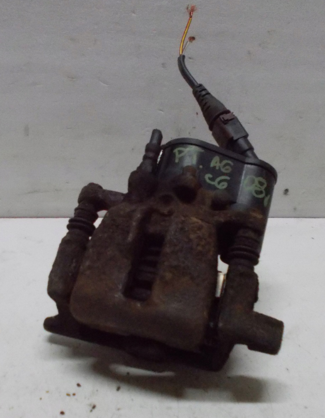 AUDI A6 C6 2.0 TFSI 08R caliper brake right rear part