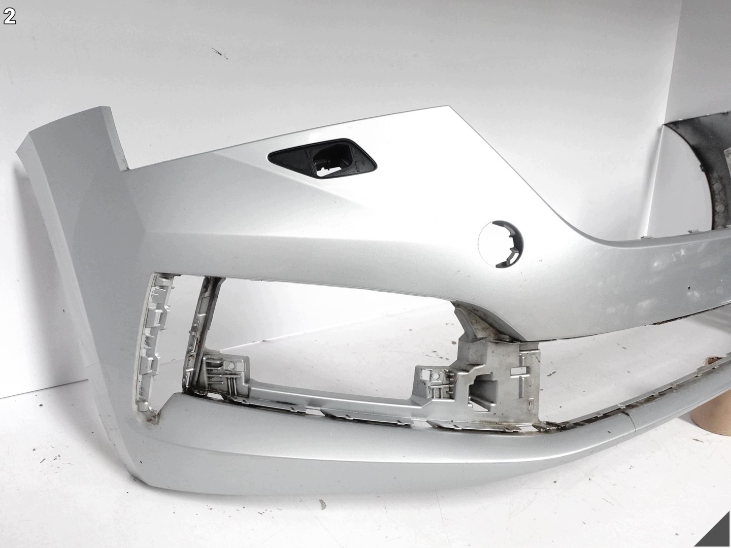 SKODA SCALA 657 19-23 bumper front + support WERSJA below washers 657807221