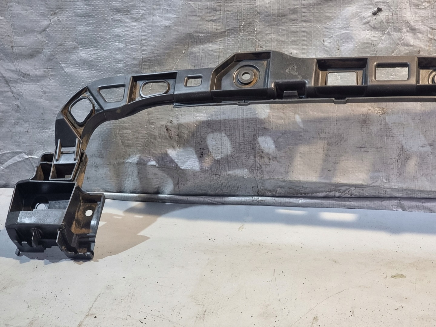 bumper bracket rear part OE 5K6807863 VW GOLF VI HB 10r