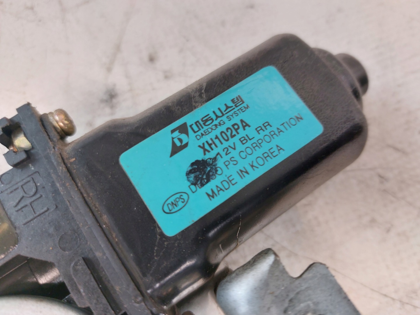 window regulator right rear part KIA SORENTO and