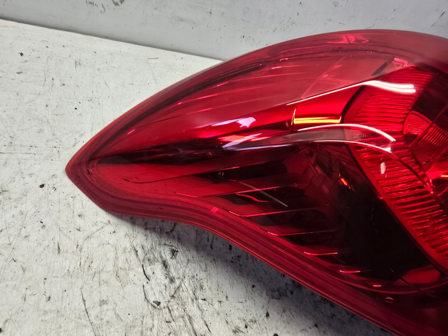 OPEL MOKKA MOKKA X light left rear part left rear W fender